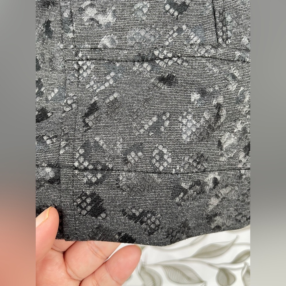 isle by melis kozan embossed jacket featuring a soft animal-print texture small - Picture 11 of 16
